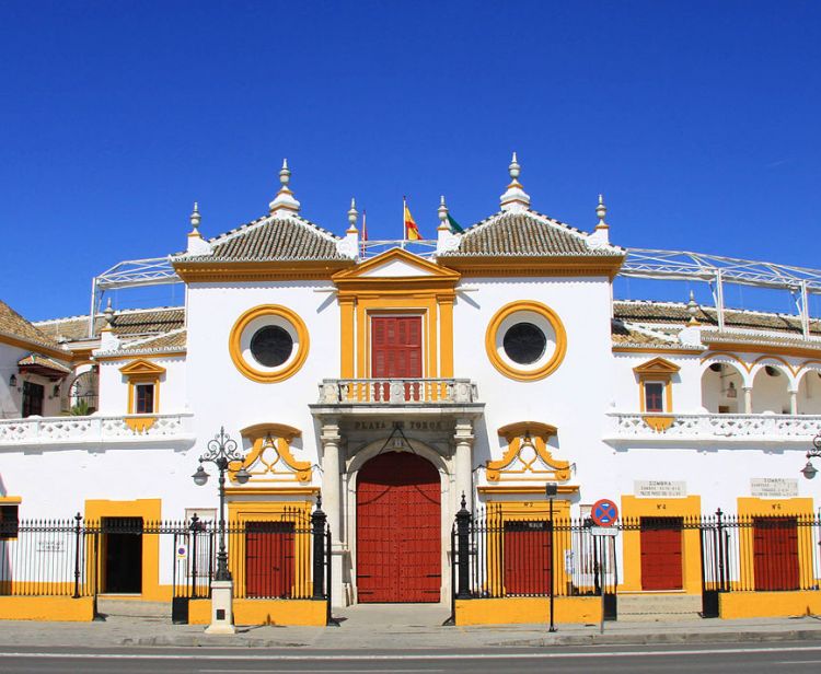 Seville Santa Cruz Jewish Quarter Tour + Seville Bullring