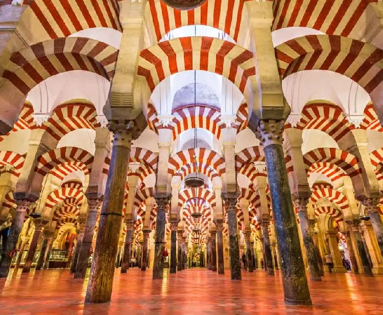 Group excursion from Seville to Cordoba: Caliphate and Muslim