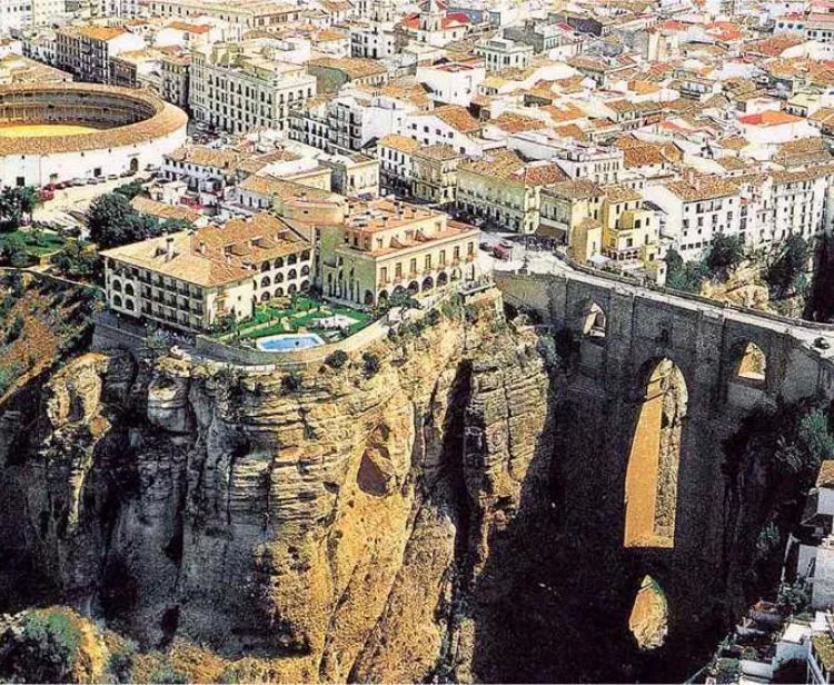 Day trip from cadiz to white villages (ronda, arcos..)