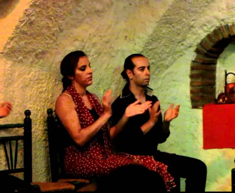 Flamenco + dinner in the caves of Sacramonte