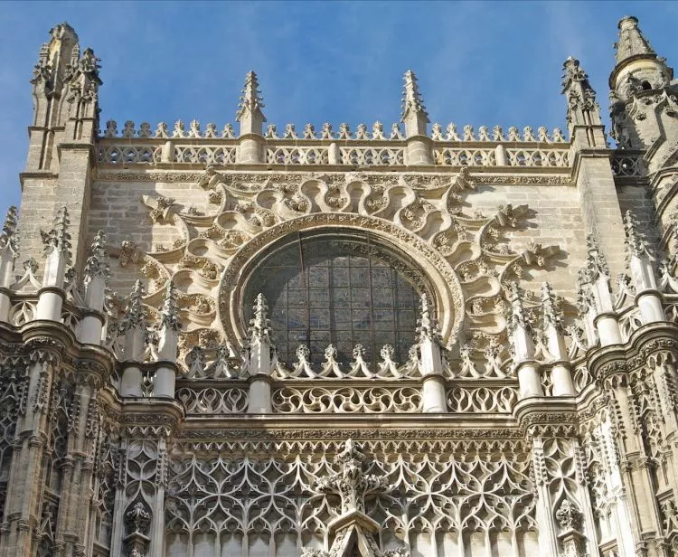 Tour Barrio Santa Cruz en Sevilla + Visita con guía a la Giralda y la Catedral de Sevilla