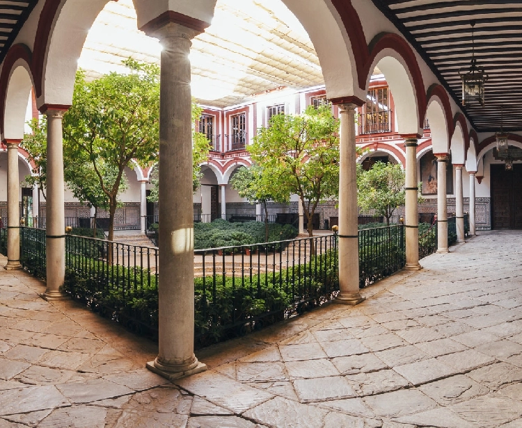 Visita Turística al Hospital de los Venerables 