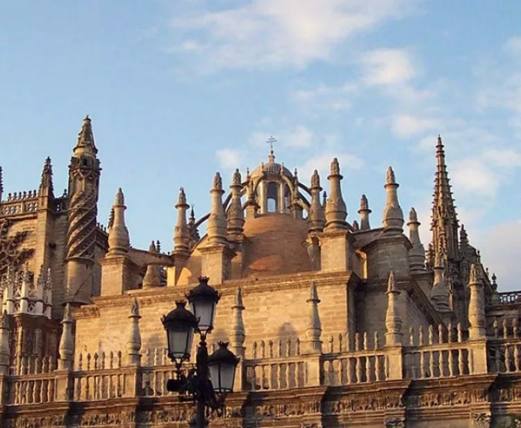 Catedral, Giralda y Plaza de Toro