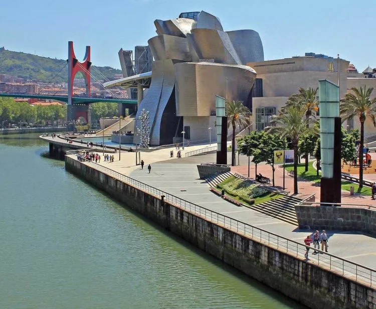  Bilbao Clásico y Moderno en barco 