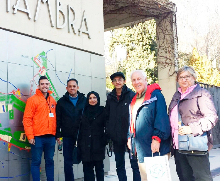 Grupo privado en la Alhambra de Granada y el Albaycin