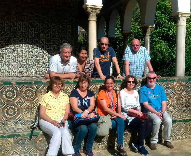 Grupo visita guiada con entradas al Alcázar de Sevilla