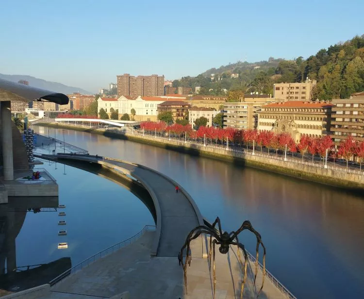  Bilbao Clásico y Moderno en barco 