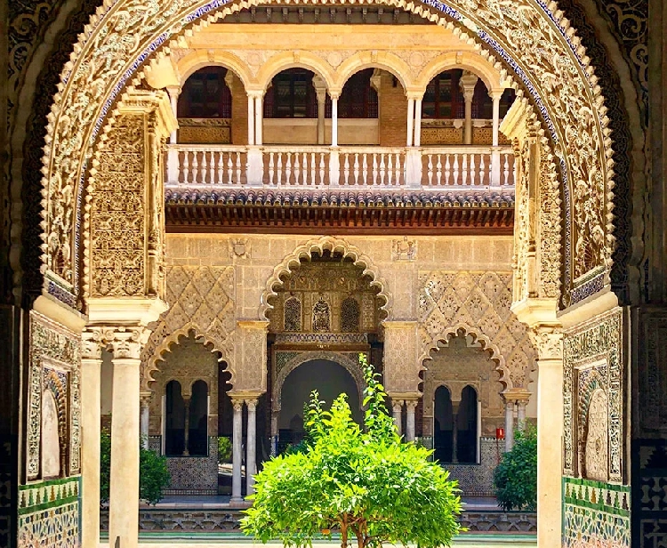 Patio Alcázar de Sevilla vip tour