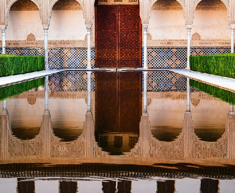 Tour a Granada desde Sevilla jardines