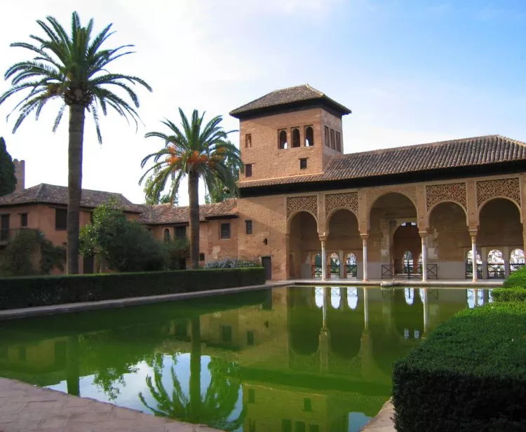 Visite Guidée Alhambra de Granada et Generalife avec coupe-file