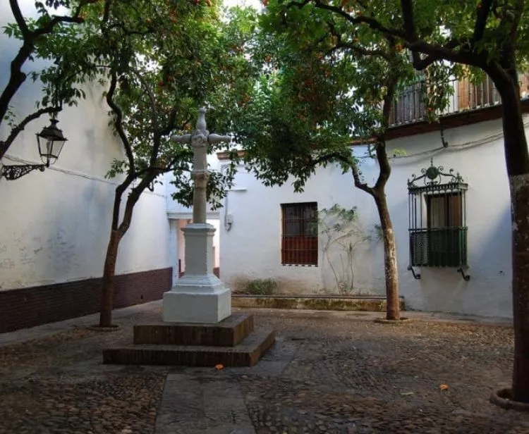 Santa Cruz et Plaza de España