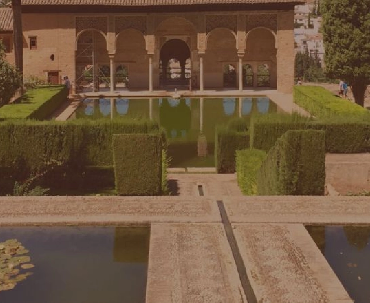 Visit Alcazar Seville: What to see, recommendations and guided tours