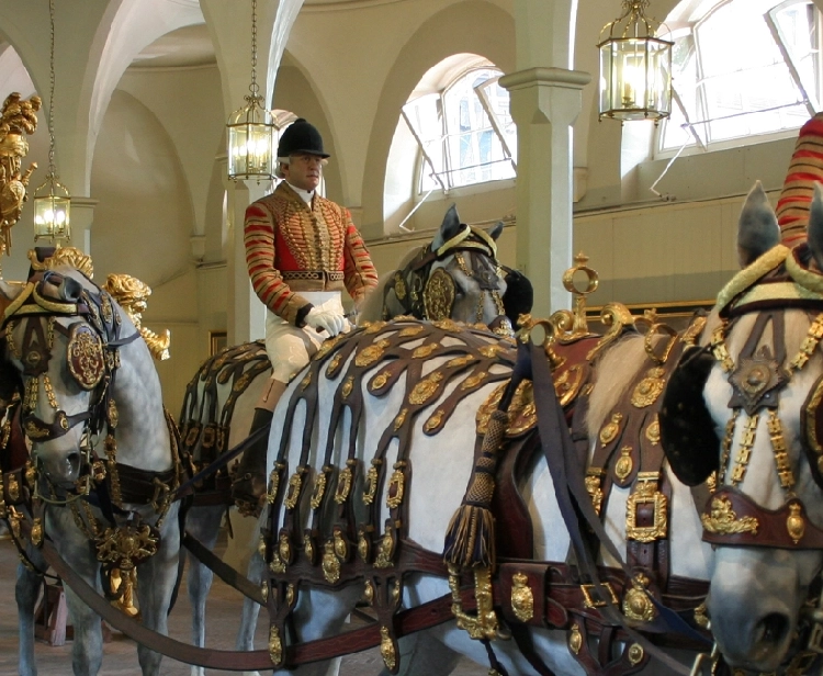 Galerie du Roi + Écuries Royales