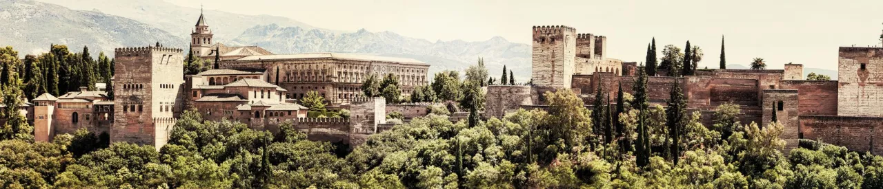 6 Reasons to visit the Alhambra