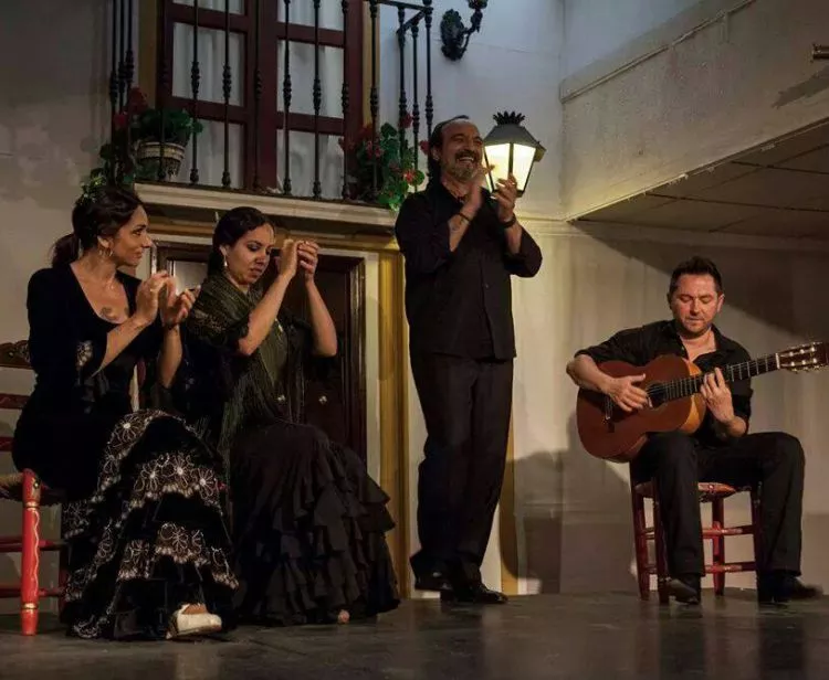 Seville Santa Cruz Jewish Quarter Tour + The best Seville Flamenco Show