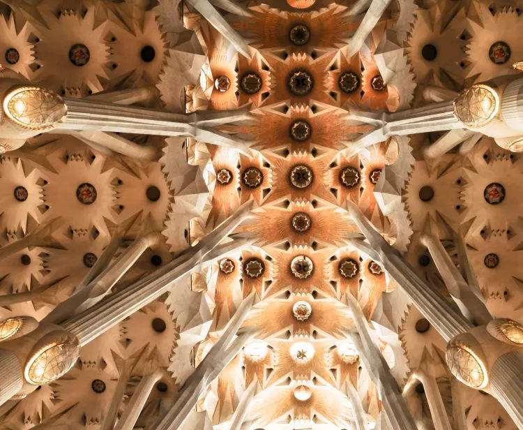 Sagrada Familia: tour with ticket and without queues