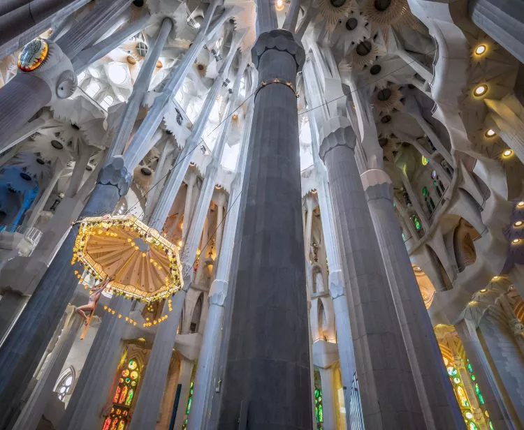 Sagrada Familia: tour with ticket and without queues