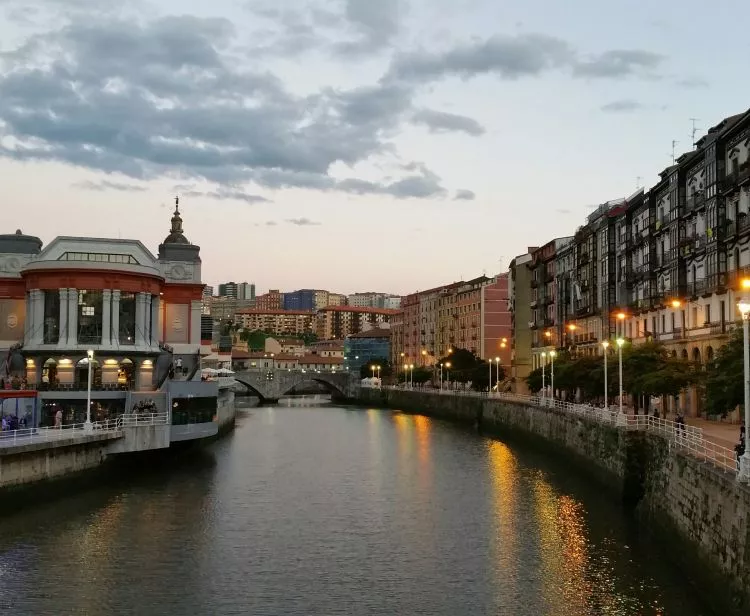  Bilbao Classic & Modern in boat