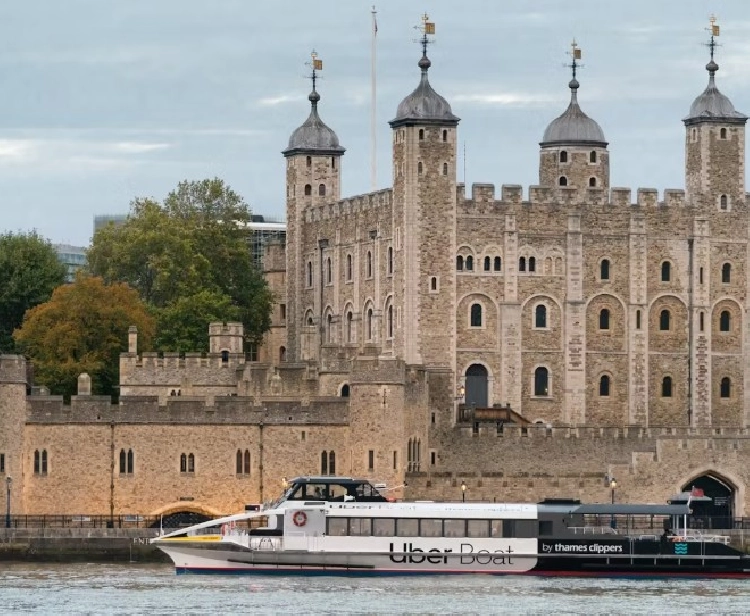 Thames cruise with audio guide