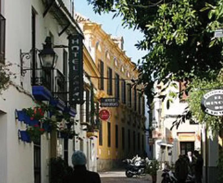 Mosque and Jewish Quarter Tour