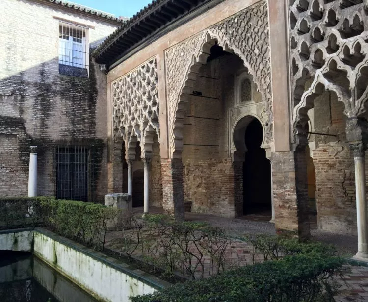 Guided Tour and Tickets to the Alcazar and Cathedral of Seville + Tour of the Santa Cruz Quarter