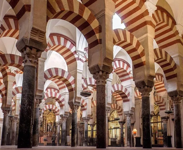 Mosque, Alcazar and Jewish Quarter Cordoba Guide Tour