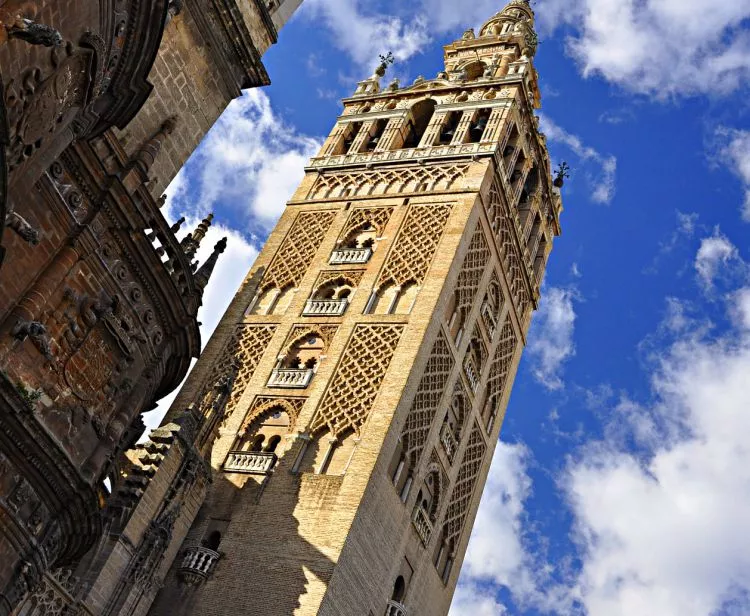 Seville Santa Cruz Jewish Quarter Tour + Tour inside the Cathedral & Giralda