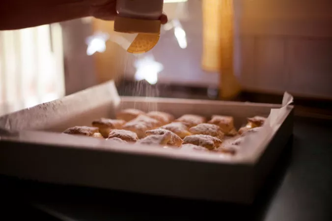 Tradiciones navideñas de Sevilla: polvorones y mantecados de Estepa