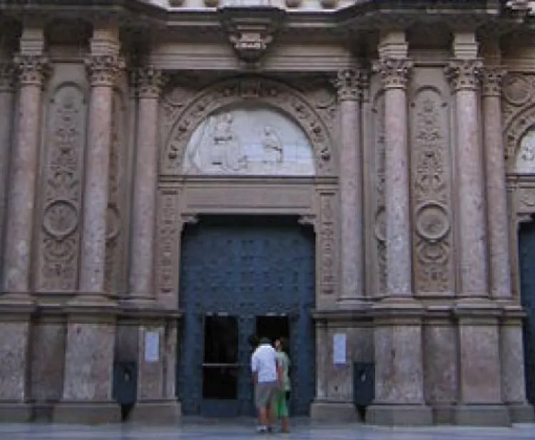 MONASTERO DI MONTSERRAT CON TRASPORTO