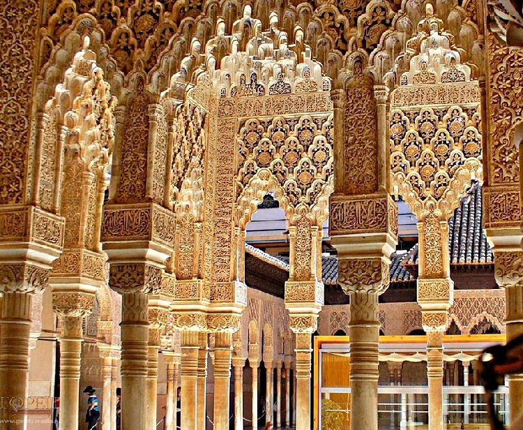 Tour Guidato dell'Alhambra di Granada e del Generalife senza fila