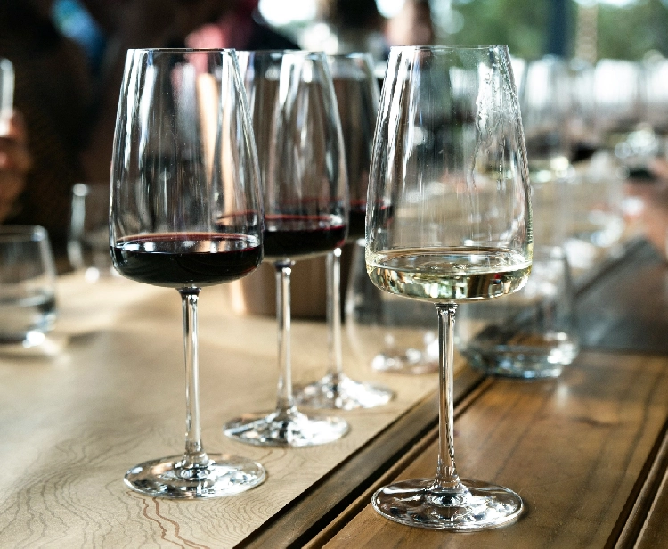 Un viaggio a Lisbona: Esperienza di degustazione di vini.