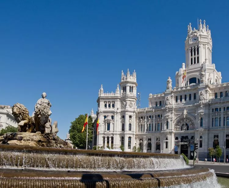 Cibeles Palace and Retiro Park Tour