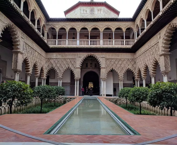 Visit Alcazar Seville: What to see, recommendations and guided tours